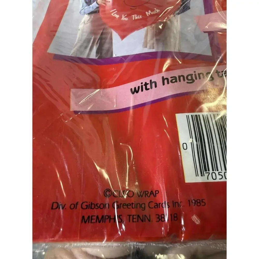 Brand New 80s Cleo Holiday Giant Huggy Huggable Inflatable Heart 30 Inch